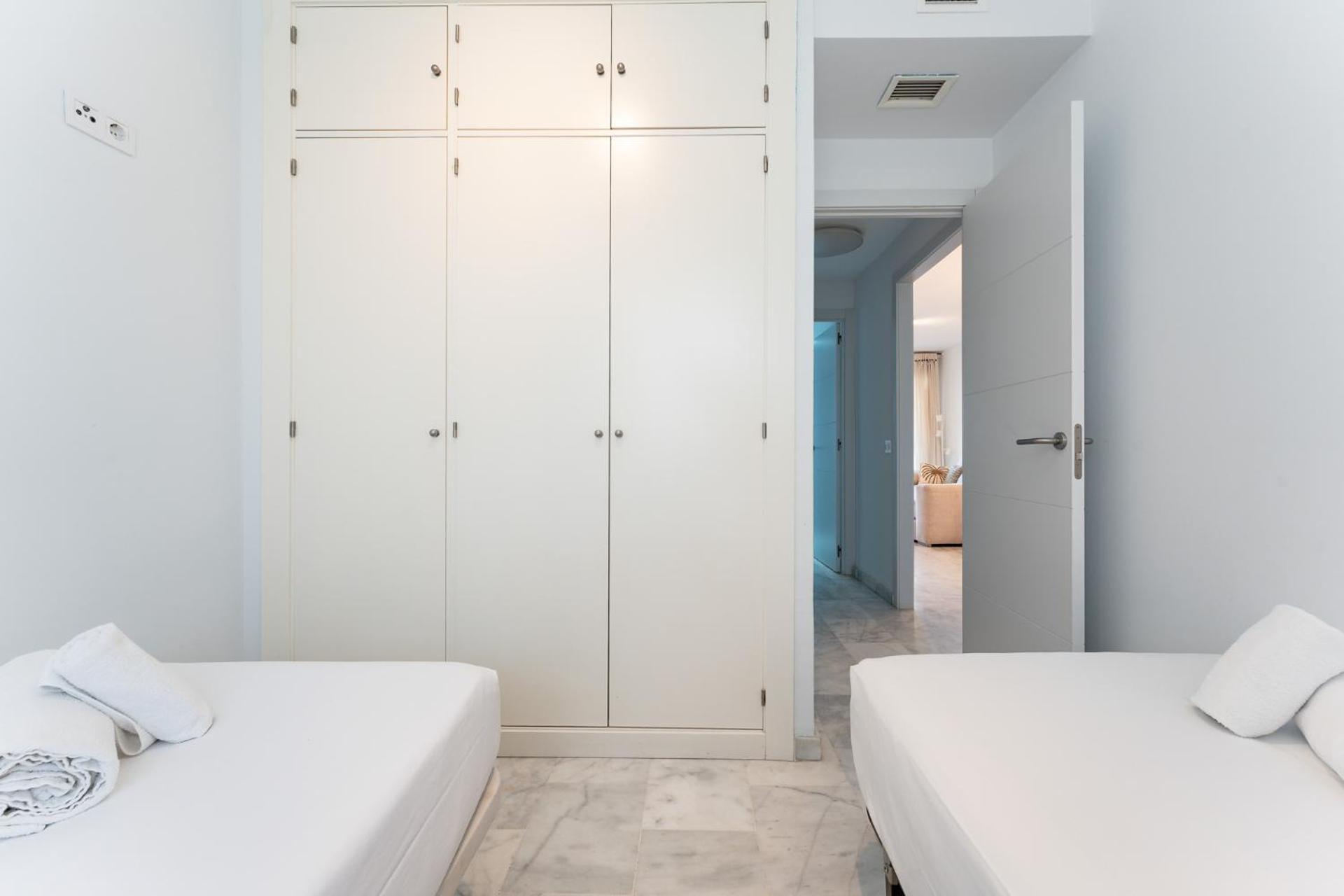 Bhost - Altos Del Majadal Apartment Фуeнхирола Екстериор снимка
