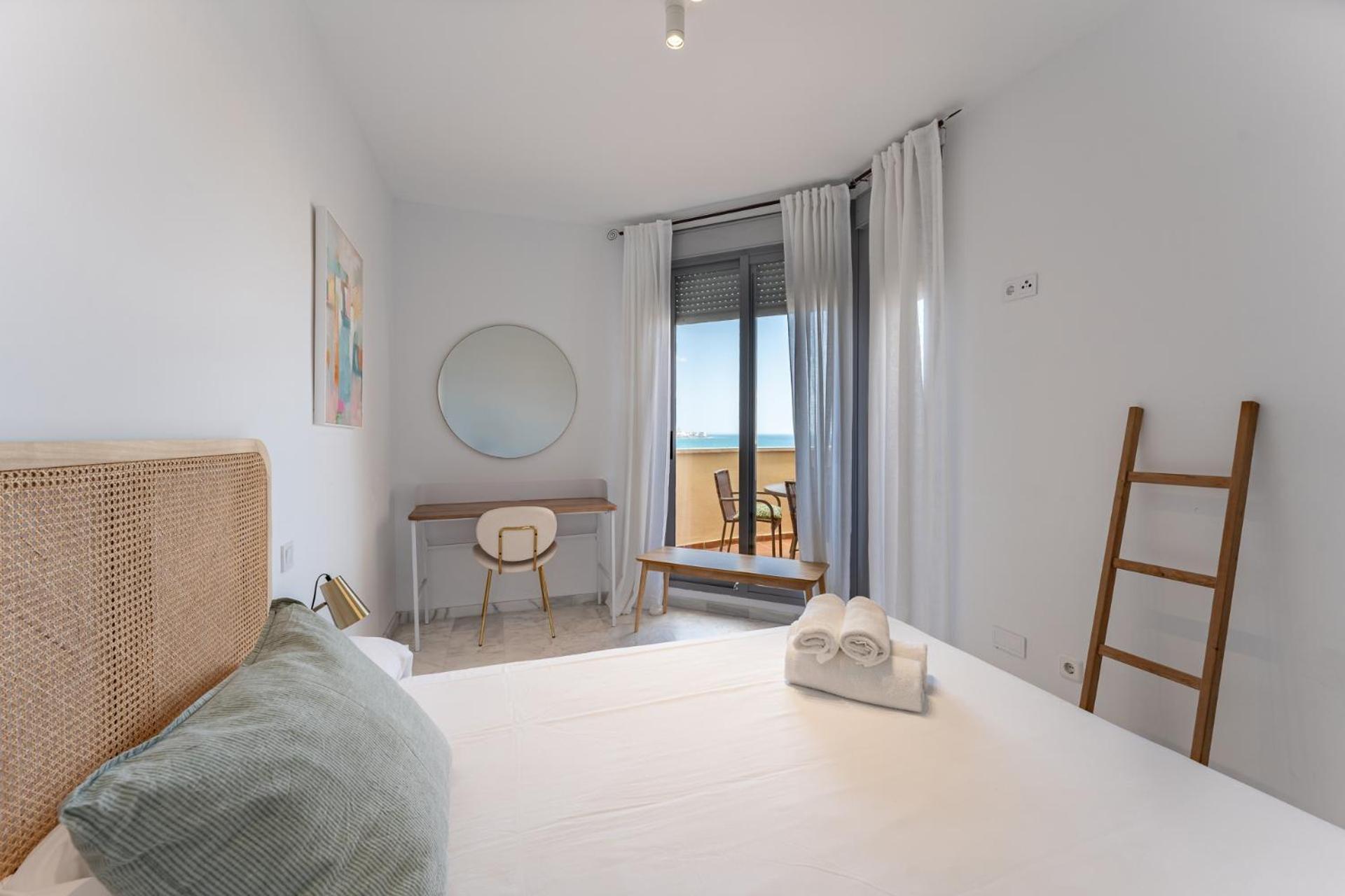 Bhost - Altos Del Majadal Apartment Фуeнхирола Екстериор снимка
