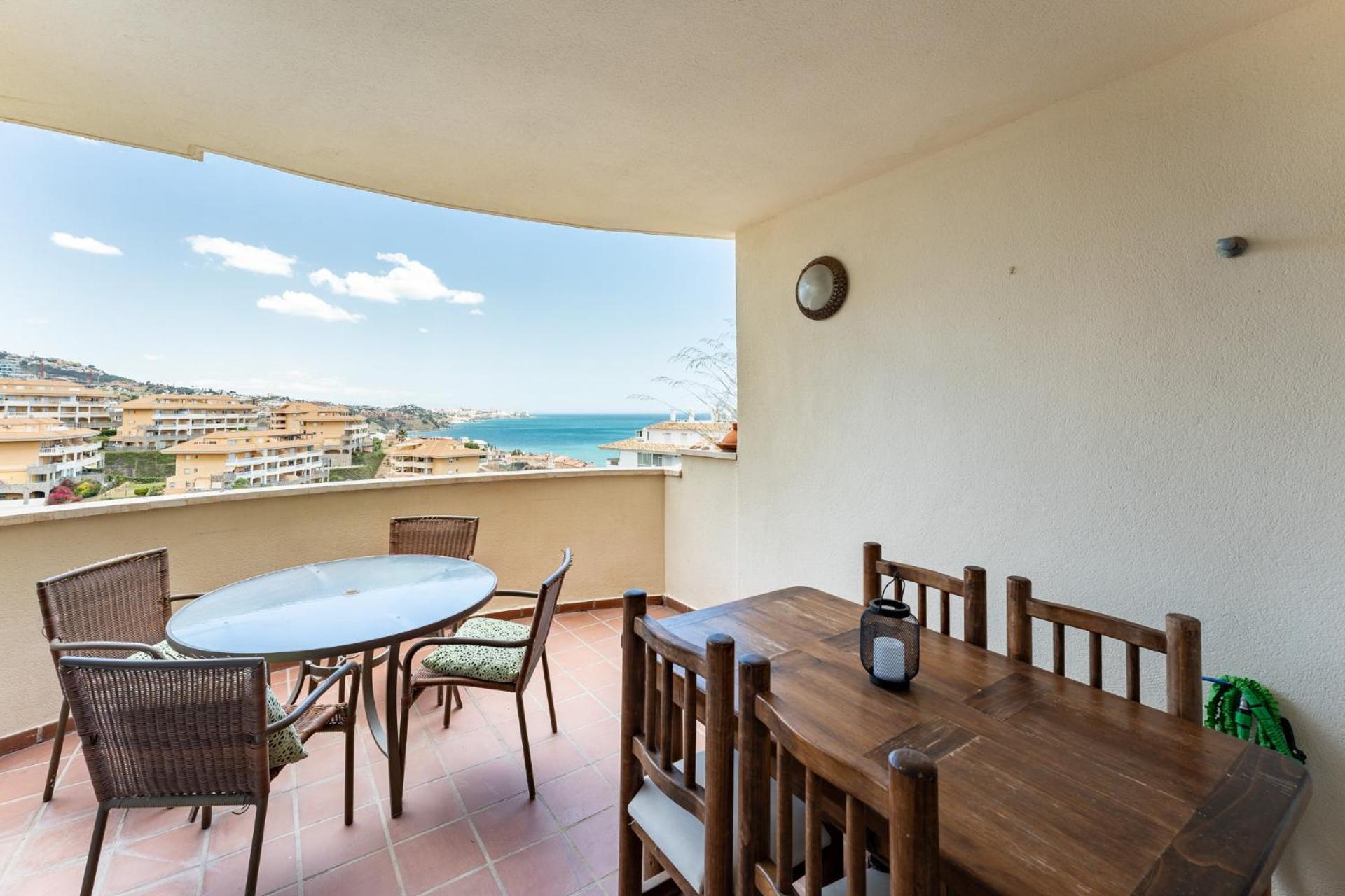 Bhost - Altos Del Majadal Apartment Фуeнхирола Екстериор снимка